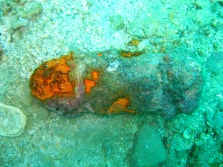155mm shell case just a few meters below the surface at a Sail Rock. Photo from Camille Lemmens at IDC Thailand