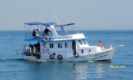 Sirens of the deep - Pattaya Dive Center boat 